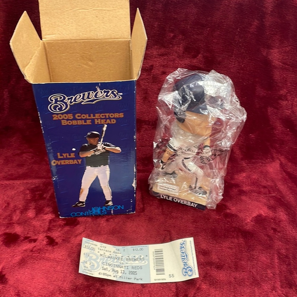 2005 Milwaukee Brewers Lyle Overbay #11 Promotional Collectors Bobble Head NIB